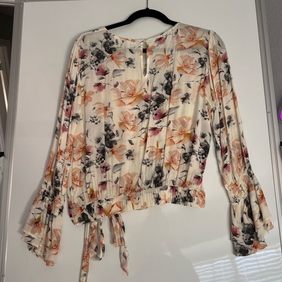 Socialite Cream Floral Cropped Blouse with Tie Detail - Picture 4 of 4